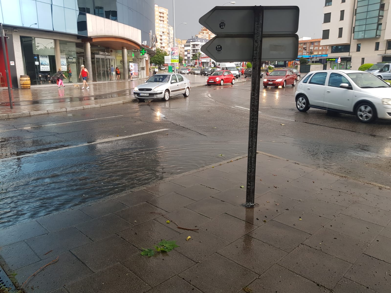 Fotos: Una gran tormenta sorprende a León y a su alfoz