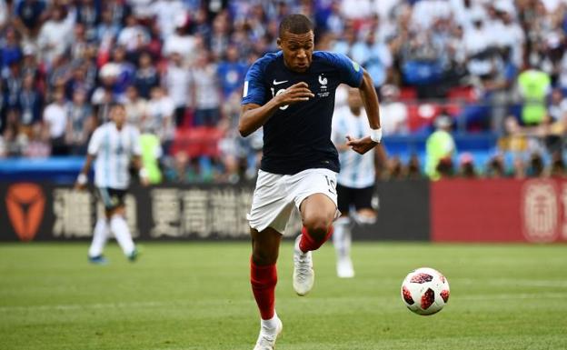 Mbappé, durante el patido ante Argentina.