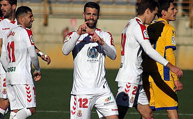 Rodri Ríos celebra un gol con la Cultural.