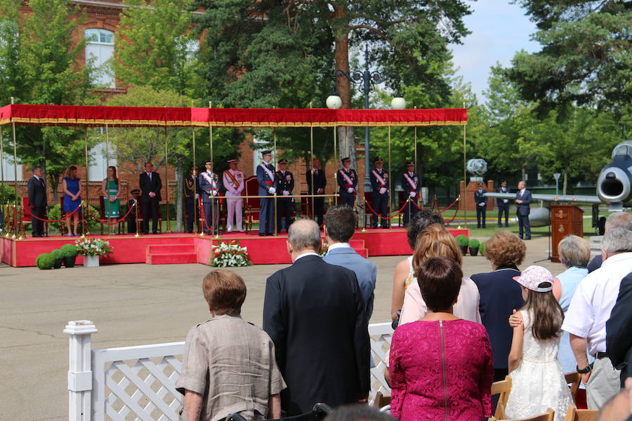 Fotos: El Rey Felipe VI entrega los despachos a los sargentos de la ABA