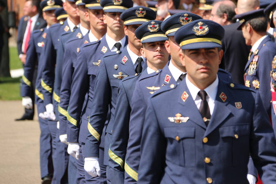 Fotos: El Rey Felipe VI entrega los despachos a los sargentos de la ABA