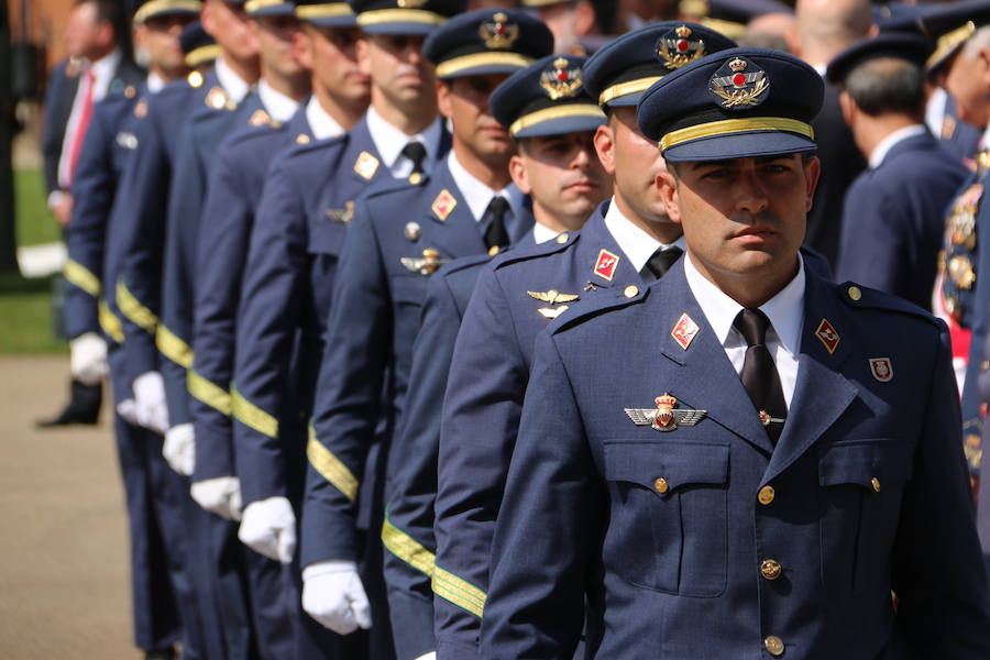 Fotos: El Rey Felipe VI entrega los despachos a los sargentos de la ABA