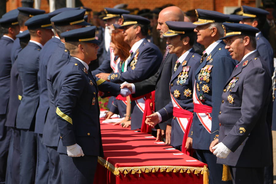Fotos: El Rey Felipe VI entrega los despachos a los sargentos de la ABA