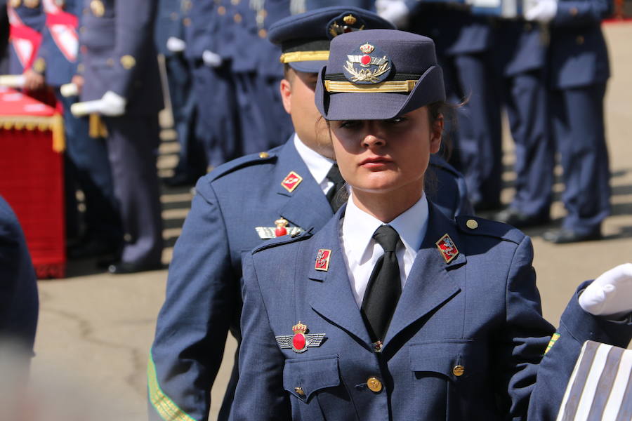 Fotos: El Rey Felipe VI entrega los despachos a los sargentos de la ABA