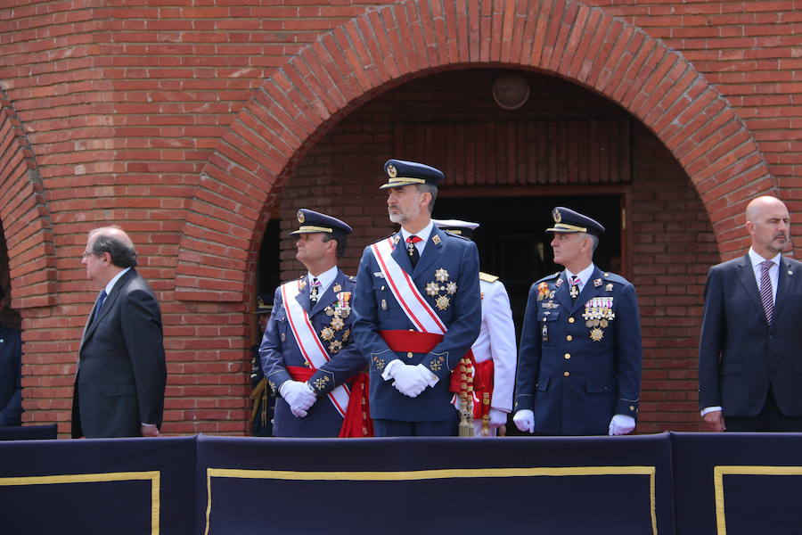 Fotos: El Rey Felipe VI entrega los despachos a los sargentos de la ABA