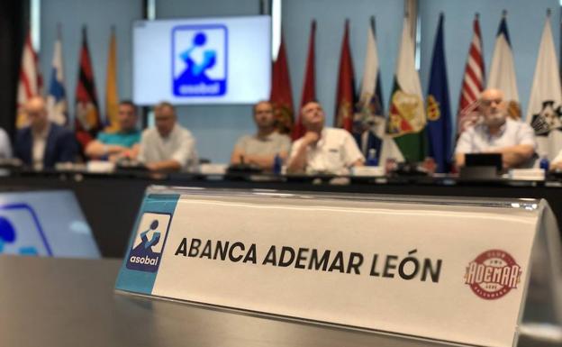 El Abanca Ademar estuvo presente en la Asamble General de la Asobal, en la sede de LaLiga.