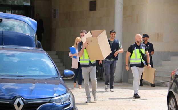 Salida de los miembros de la UDEF.