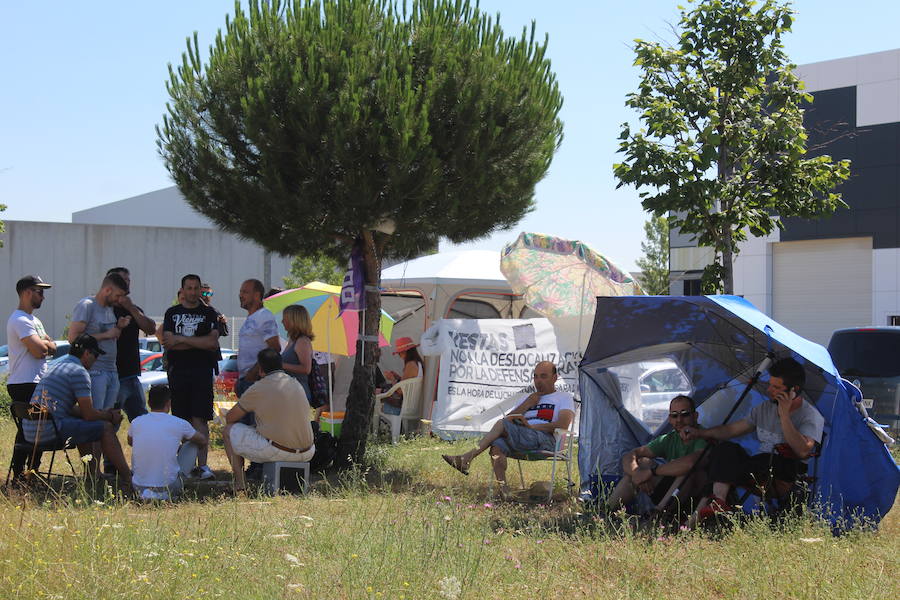 Fotos: Concentración a las puertas de Vestas