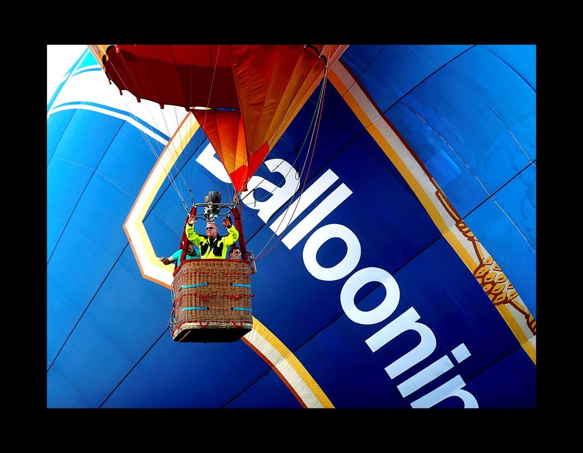 Cien globos aerostáticos sobrevolaron hace unos días la ciudad de Kaunas, en Lituania, para conmemorar los 100 años de independencia del estado báltico. El primer festival de este tipo se celebró en 1988 durante la época soviética, cuando estos artilugios asociados a la idea de libertad estaban formalmente prohibidos. Hasta la Primera Guerra Mundial, Lituania era una provincia del imperio ruso, que buscaba aplastar el nacionalismo e incluso prohibir el alfabeto lituano. En 1918 gracias al vacío de poder que creó el armisticio y el tratado de paz entre Alemania y Rusia lograron la independencia. En 2004 se adhirió a la UE y a la OTAN y en 2015 adoptó el euro.