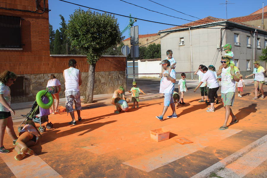 Fotos: La Color Party de La Virgen del Camino celebra su cuarta edición