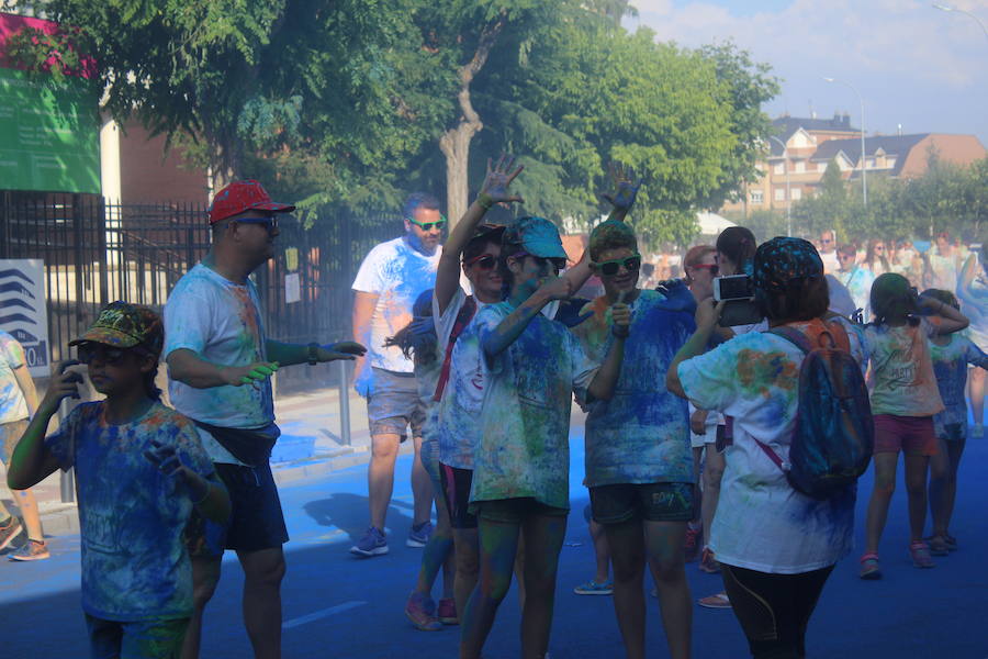 Fotos: La Color Party de La Virgen del Camino celebra su cuarta edición
