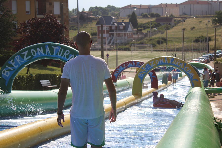 Fotos: La Color Party de La Virgen del Camino celebra su cuarta edición