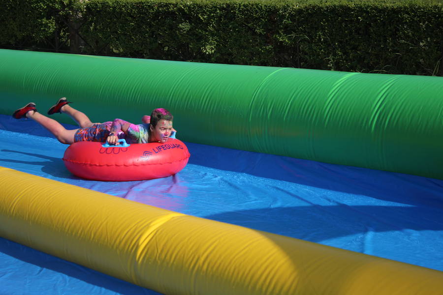 Fotos: La Color Party de La Virgen del Camino celebra su cuarta edición