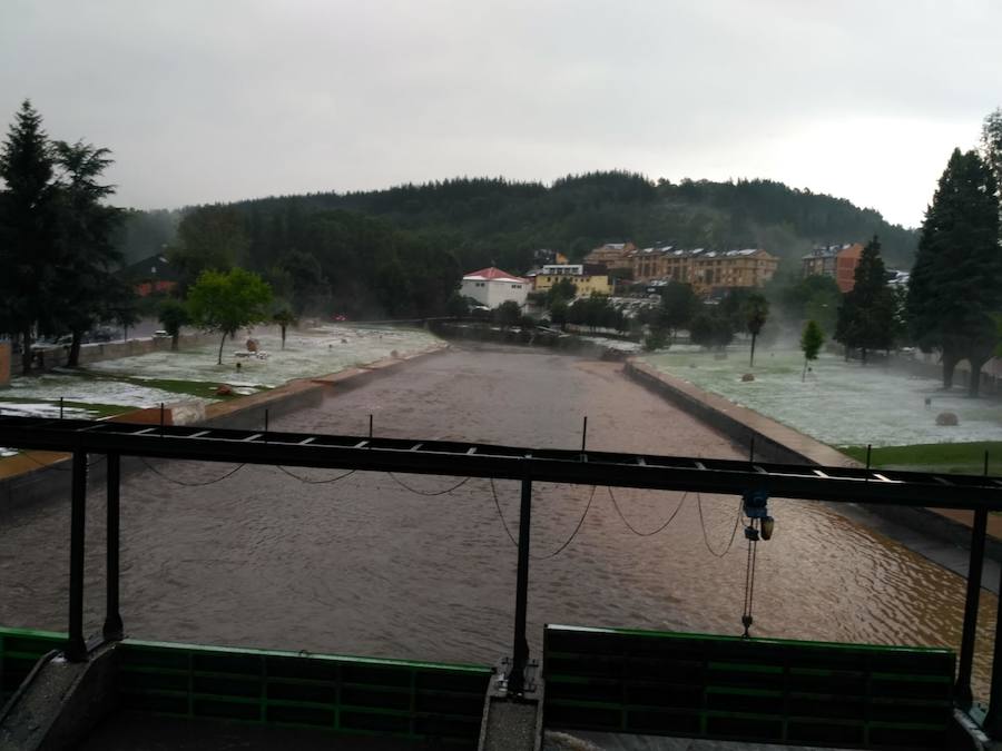 Fotos: Granizada en Vega de Espinareda