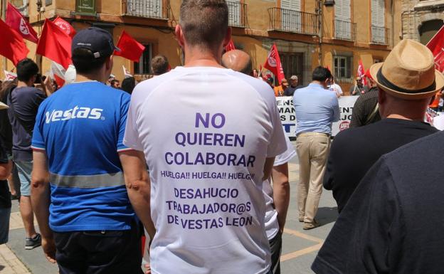 Imagen de la protesta de la plantilla de Vestsa en León capital. 