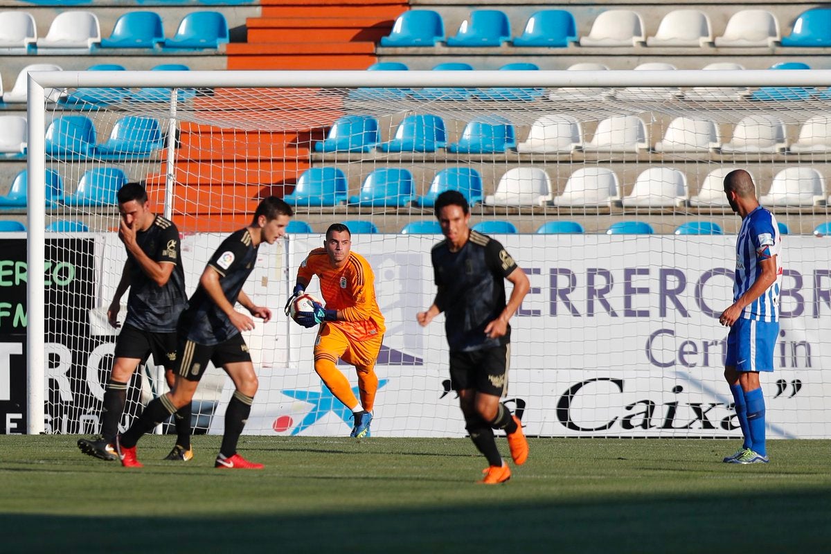 La Ponferradina firma tablas con buenas sensaciones ante el Oviedo