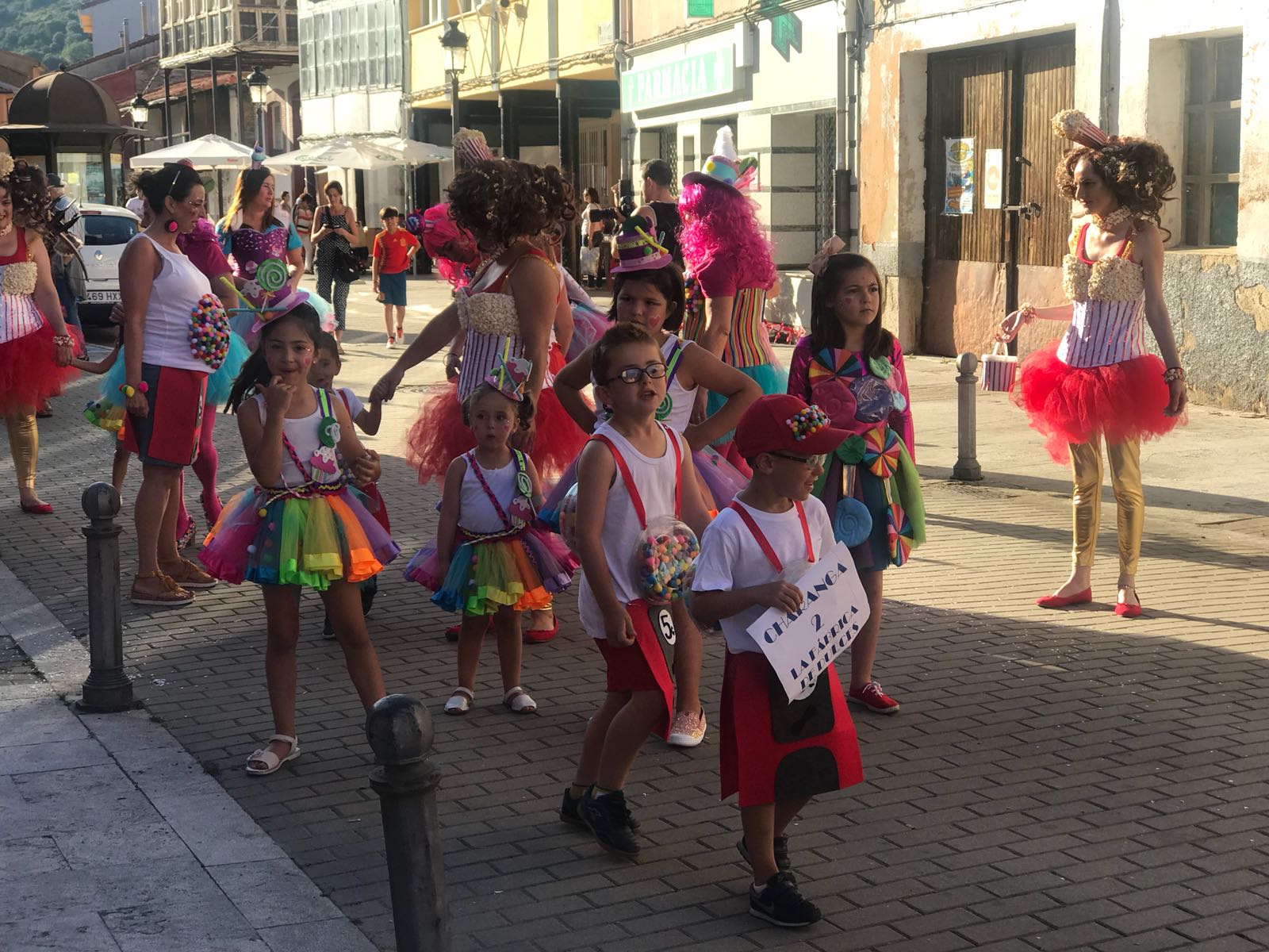Fotos: El Carnaval también es para el verano en Pola de Gordón