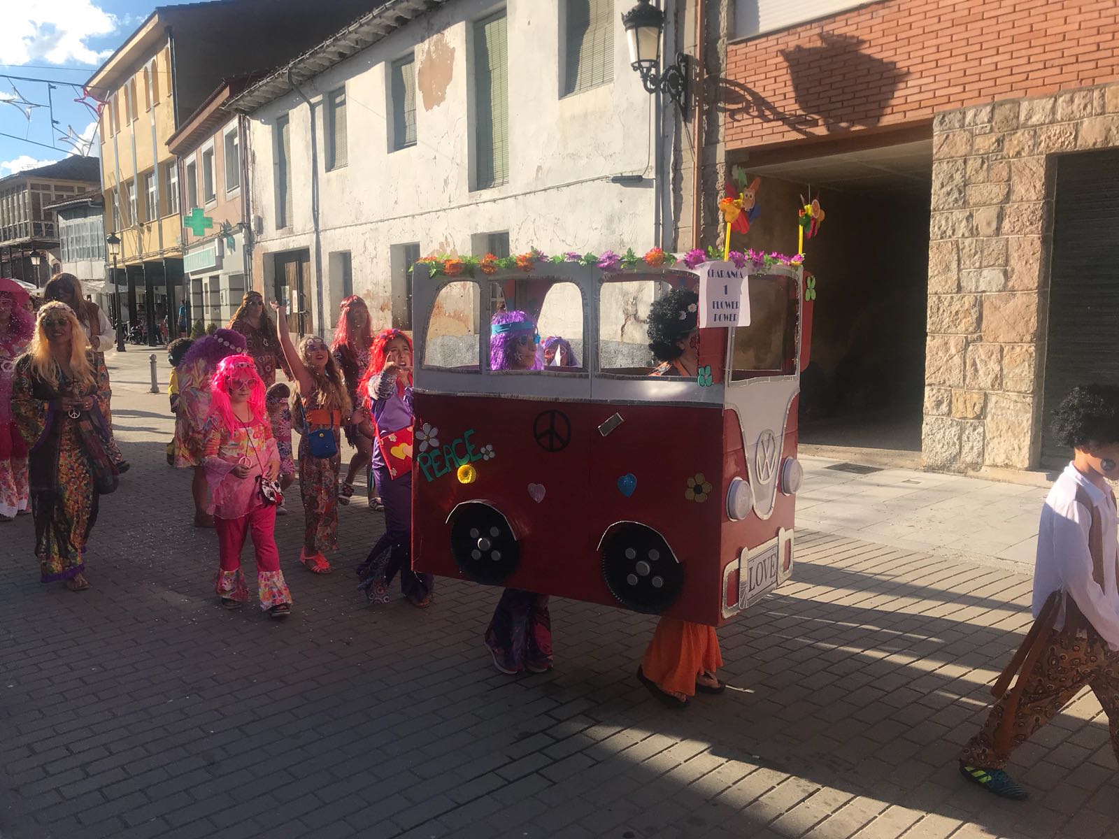 Fotos: El Carnaval también es para el verano en Pola de Gordón
