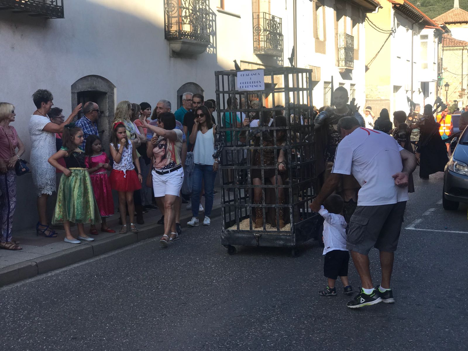 Fotos: El Carnaval también es para el verano en Pola de Gordón