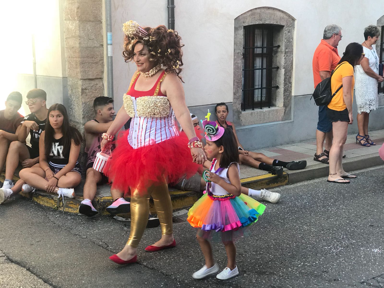 Fotos: El Carnaval también es para el verano en Pola de Gordón