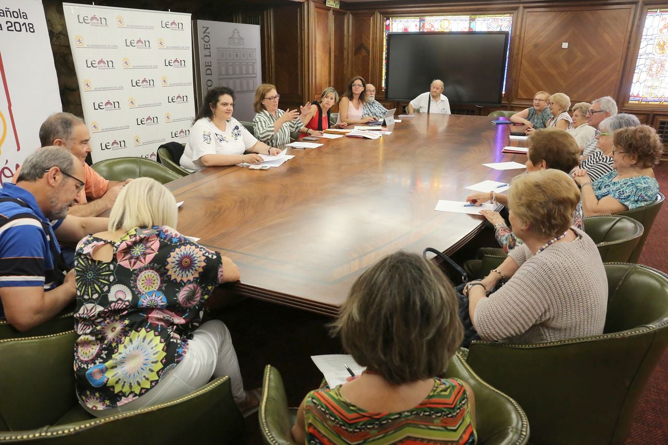 Un instante del encuentro mantenido en el Ayuntamiento de León.