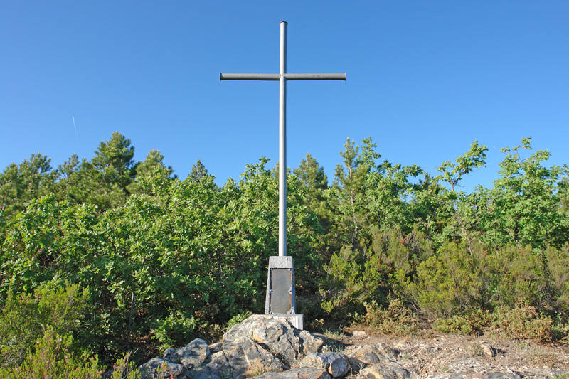 Folgoso de la Ribera, en la  comarca de El Bierzo  y situado a 91 kilómetros de León, presenta numerosas sendas con ecos de paz y  vistas de ensueño  a lo largo de  35,2 kilómetros.