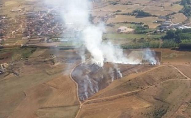 Vista aérea del fuego. 
