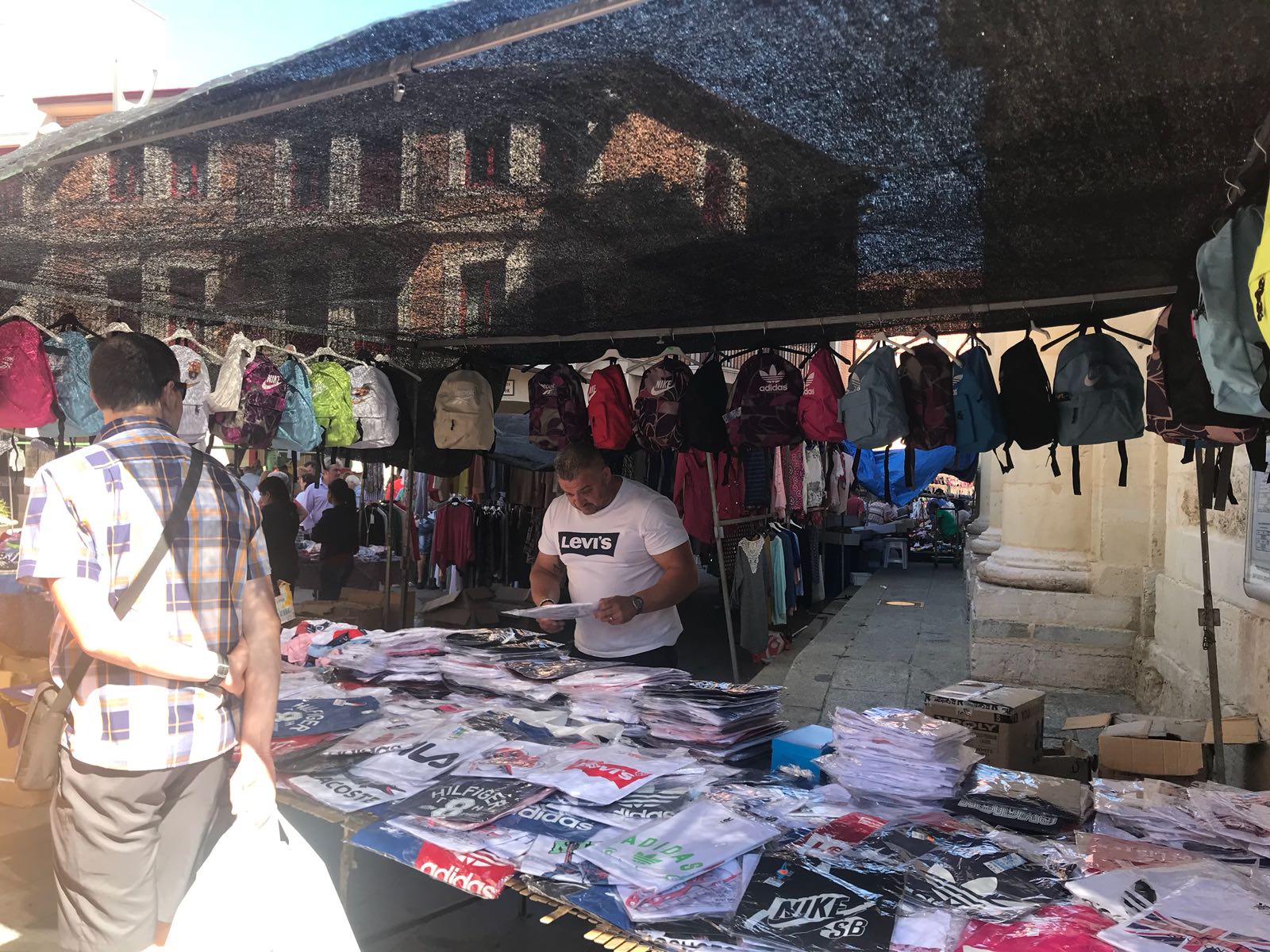 Fotos: Jueves de mercado en Valencia de Don Juan