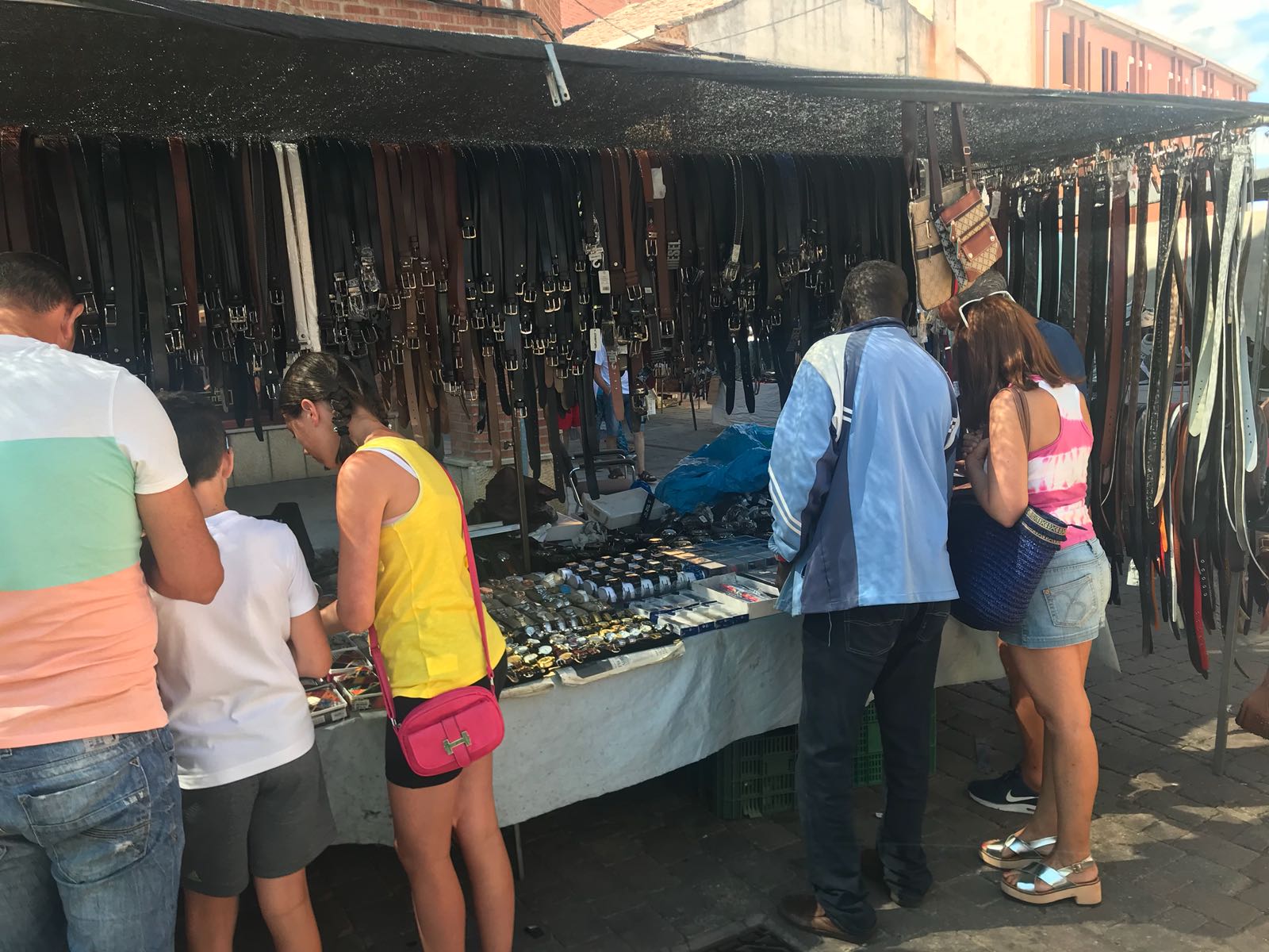 Fotos: Jueves de mercado en Valencia de Don Juan