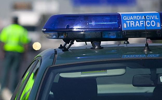 Imagen de una patrulla de la Guardia Civil de Tráfico.