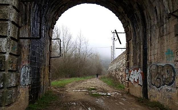 Senda junto al río Sil en Ponferrada. 