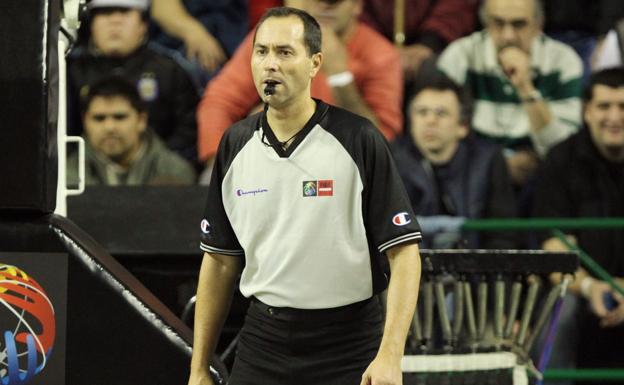 Vicente Bultó, durante un partido internacional.