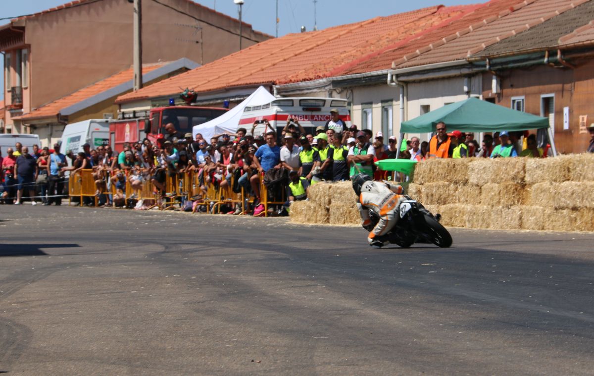 Fotos: Las imágenes del ambiente de La Bañeza durante el Gran Premio de Velocidad