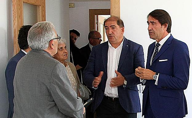 Un instante del encuentro mantenido este lunes.