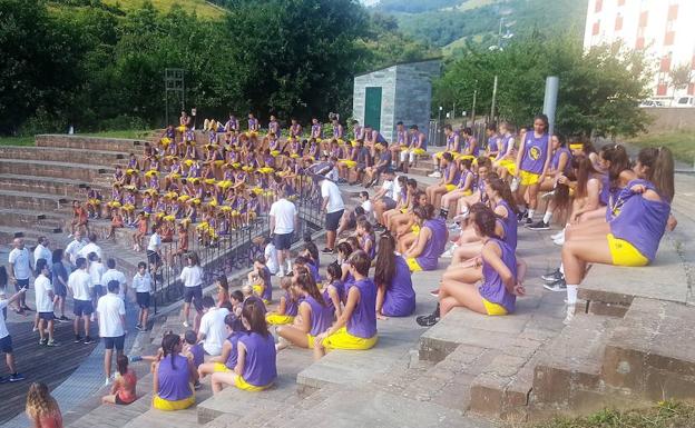 Cangas de Narcea se rinde al décimo aniversario del campus organizado por Agustinos Eras