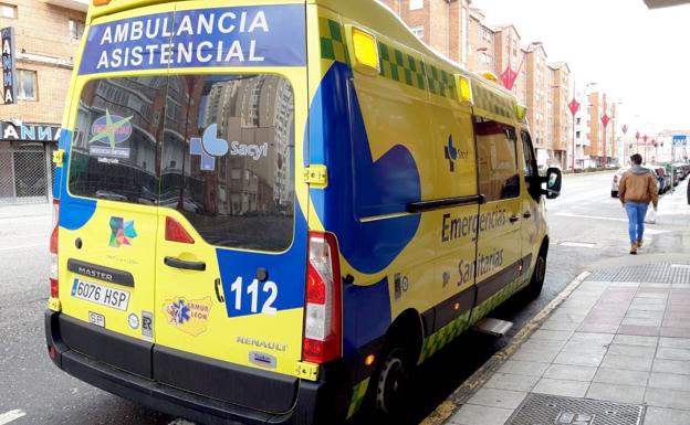 Imagen de una ambulancia de Emergencias Sacyl.