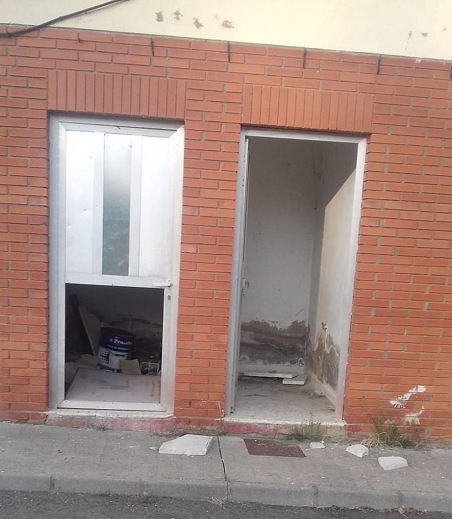 La junta vecinal denuncia el total «estado de abandono que presentan las instalaciones y el peligro que supone su deterioro» | La alcaldesa de Garrafe asegura que las limitaciones de personal municipal y los robos en la zona han provocado esta situación