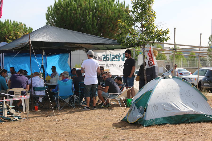 Fotos: Los trabajadores de Vestas no abandonan el campamento