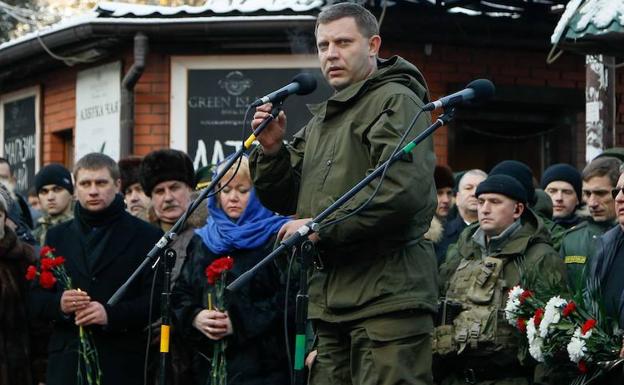 Fotografía de archivo que muestra al líder de la autoproclamada república popular de Donetsk (RPD), Alexandr Zajárchenko, durante un acto político en Donetsk (Ucrania), el 22 de enero del 2016.