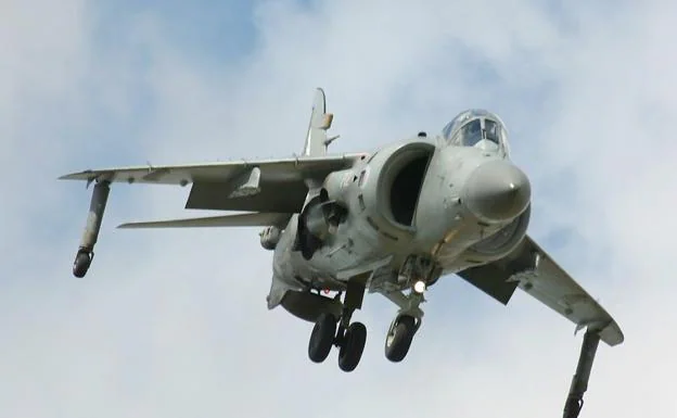 Imagen de un avión Harrier del Ejército español.