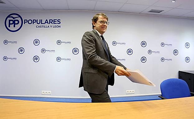 El presidente del PP de Castilla y León, Alfonso Fernández Mañueco, comparece para informar de los asuntos tratados en la reunión con el presidente de la Junta, Juan Vicente Herrera.