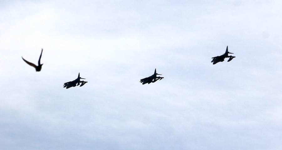 Fotos: Los cazas surcan el cielo de León