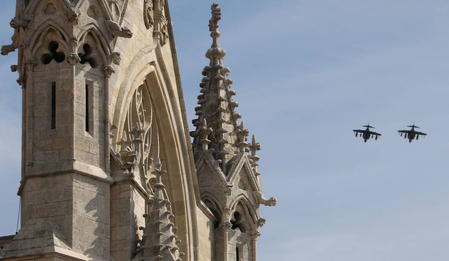 Fotos: Los cazas surcan el cielo de León