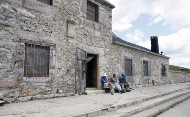 Edificio que iba a acoger la 'Casa Mieres'.