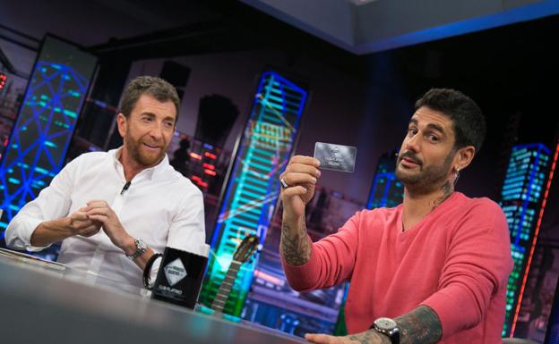 Melendi con Pablo Motos en 'El Hormiguero'. 