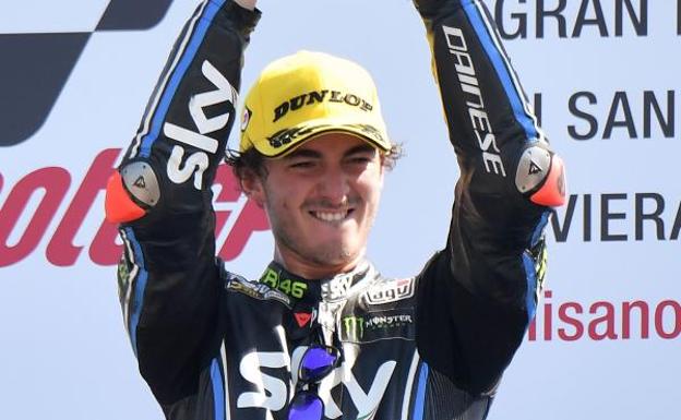 Bagnaia celebrando su triunfo en San Marino