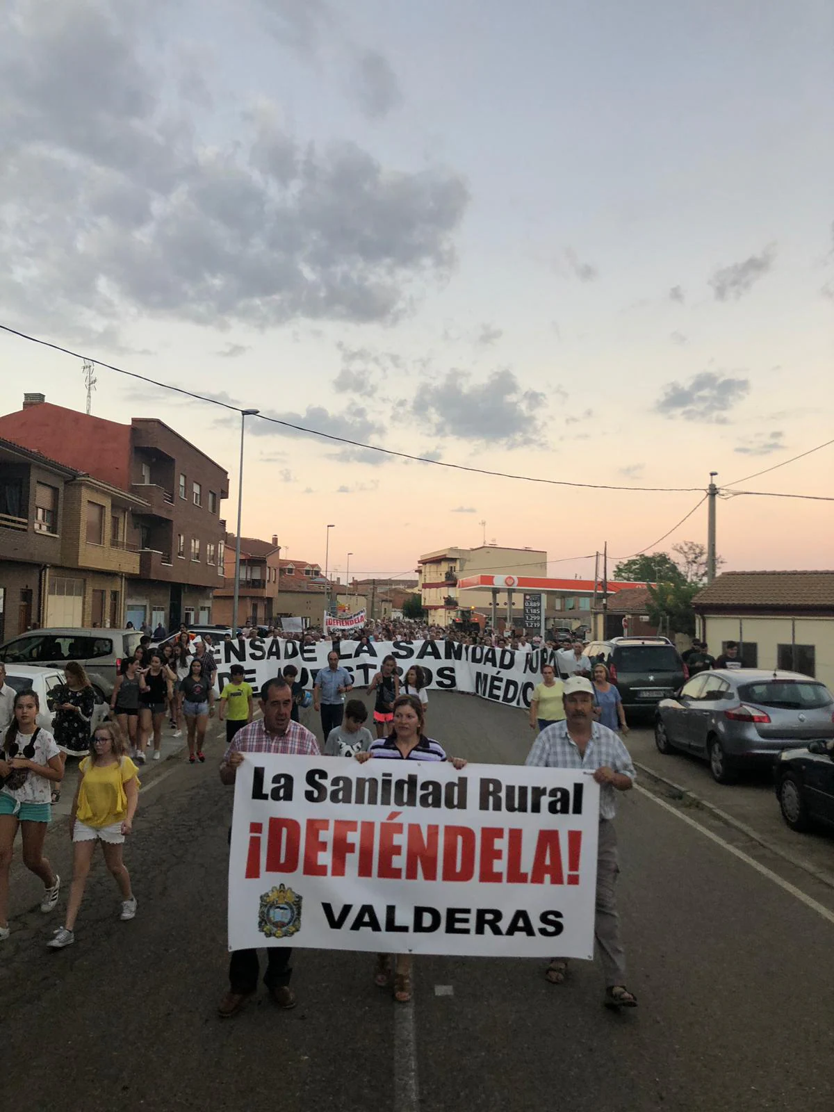 Fotos: 1.500 personas claman en Valderas contra la precariedad en la sanidad rural