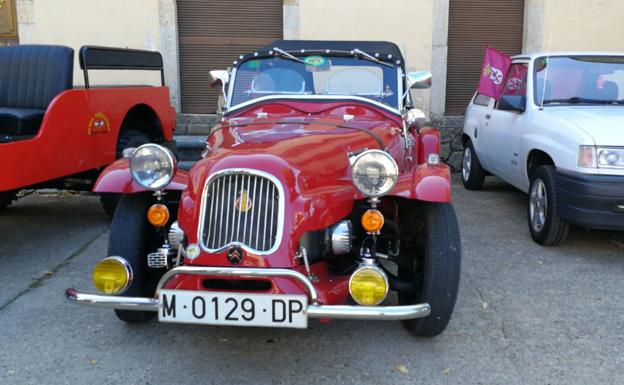 Galería. Concentración de coches clásicos en Riello. 