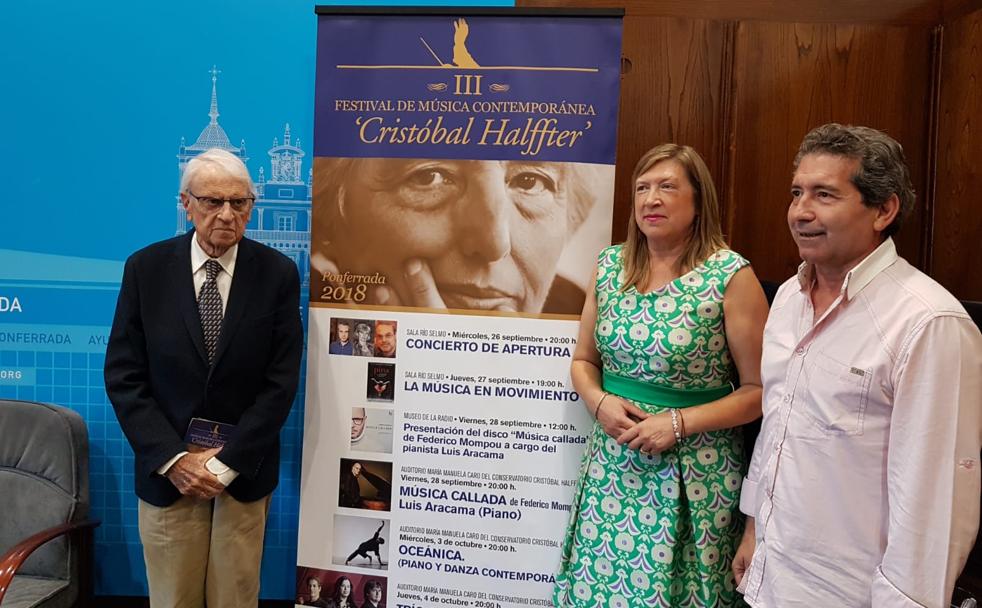 El compositor Cristóbal Halffter, la concejala de Cultura, María Antonia Gancedo, y el director del Teatro Bergidum, Miguel Varela, en la presentación del festival.