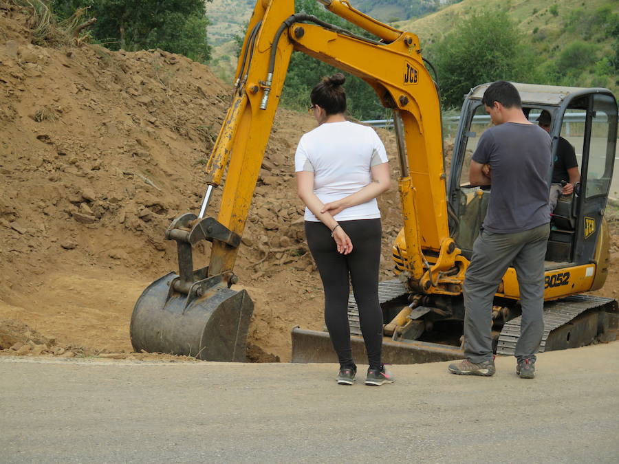 Fotos: Hallazgo de los restos de Francisco Alonso, asesinado en la Guerra Civil en Geras